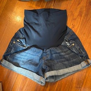 led luxe essential denim from A Pea in a Pod